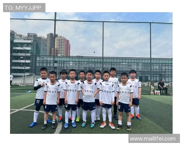 足球球星接球精彩瞬间集锦：技术与敏捷的完美展示